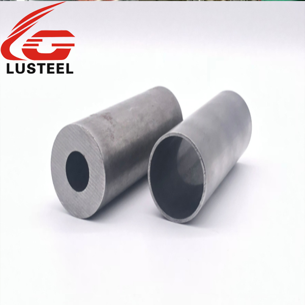 Alloy seamless steel pipe (1)