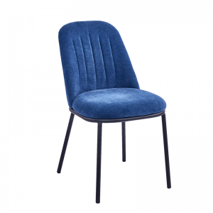 Asento tapizado da cadeira de comedor Brant con marco metálico.
