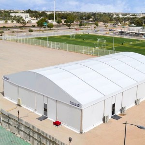 Grande tente événementielle en aluminium en forme d'arc