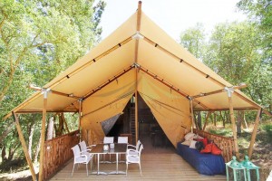 Tiek pārdota 7 * 5 m diametra safari telts, kas izgaismo luksusa viesnīcas telti Nr.048
