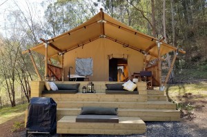 Tente de luxe de dôme de safari de camping d'hiver de conception unique adaptée aux besoins du client d'OEM de la Chine