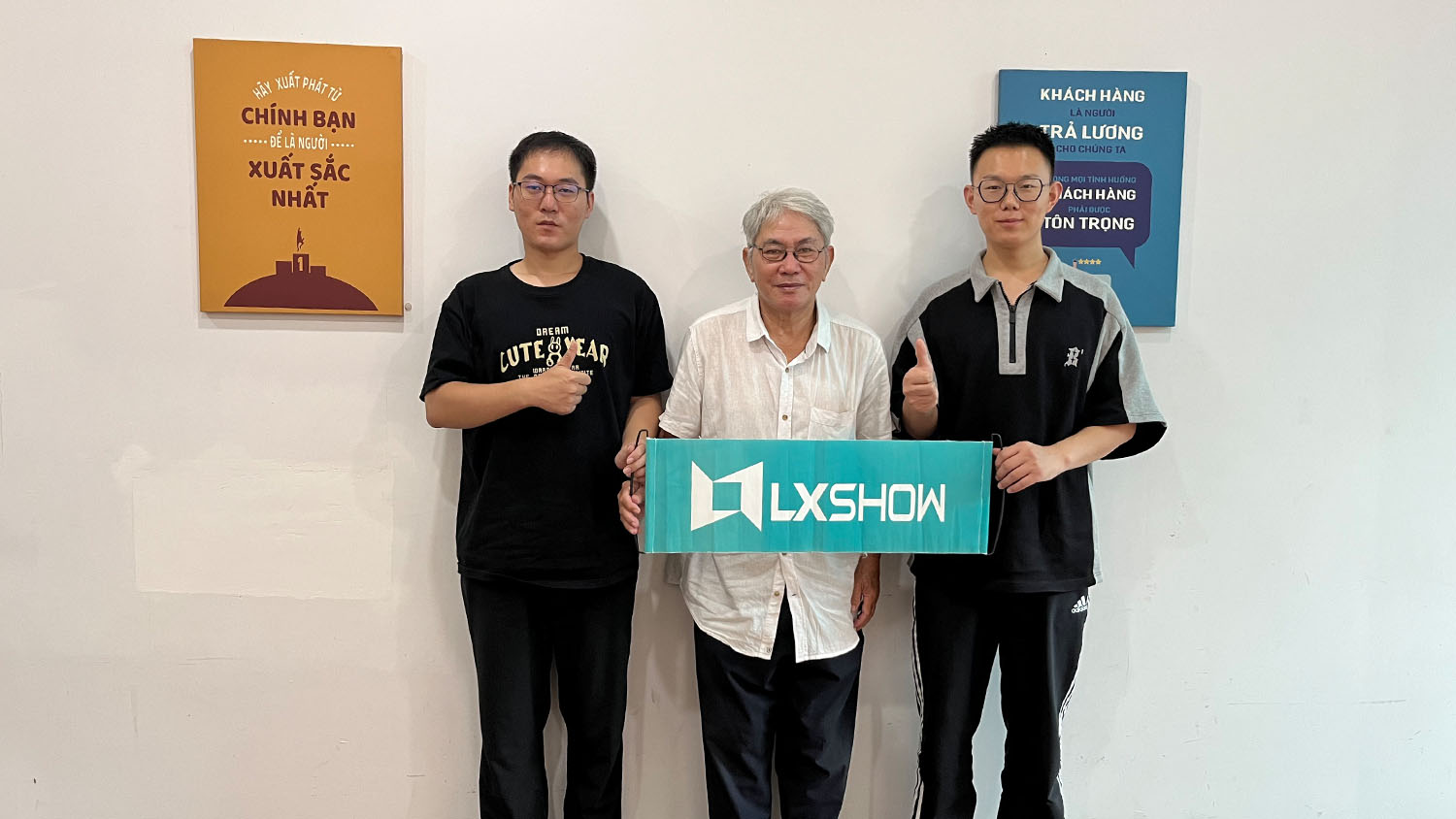 Why Laser Cutting Systems Manufacturer LXSHOW Visit Customers?