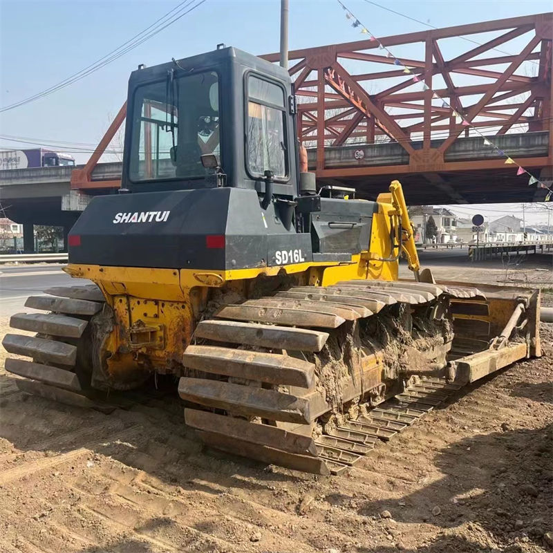 2018 använde Shantui SD16L bulldozer i konstruktion