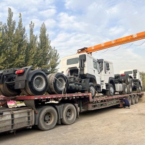 Truk Traktor Sinotruck Heavy Duty HOWO 6×4 420hp Murah