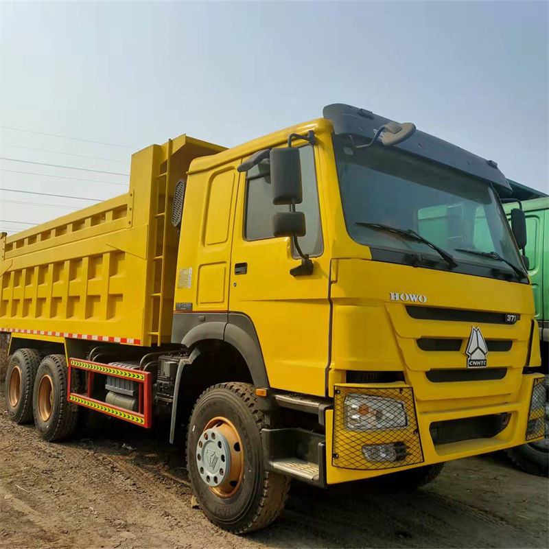 Köhnə Çin Markası Sinotruck Howo Truck 371 at gücü