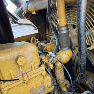 Buldozer me zvarritës hidraulik Shantui SD16 (2015)