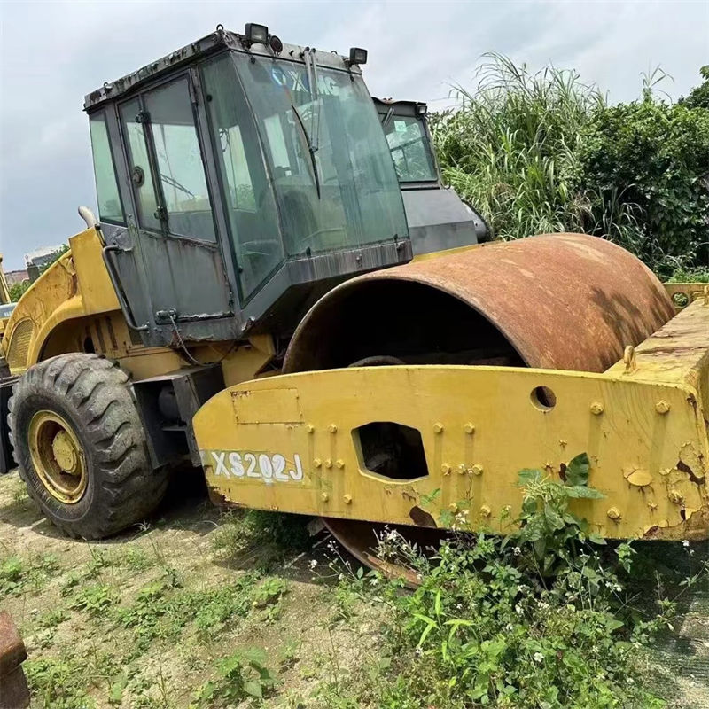 Used 2010 XCMG XS202J road roller