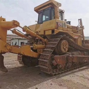 Ti lo Caterpillar D9R crawler bulldozer