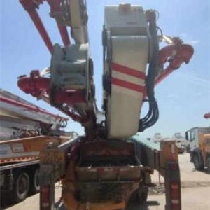 Gigamit ang Xcmg HB62V Concrete Boom Pump
