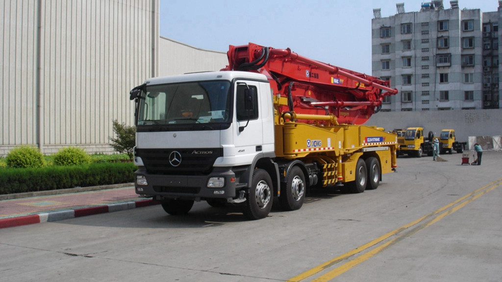 XCMG HB48C Truck-Mounted Concrete Pump