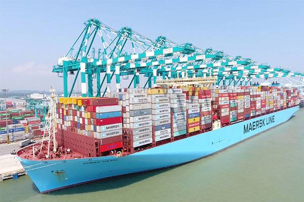 Maersk increases contract volumes, hikes renewal rates
