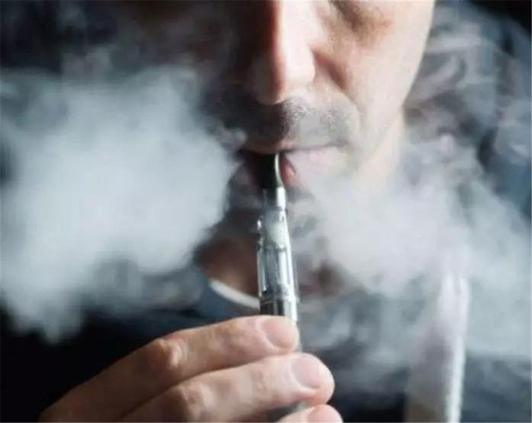 Auch elektronische Zigaretten enthalten Nikotin.Warum ist es weniger schädlich als Zigaretten?