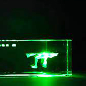 máy khắc laser màu xanh lá cây