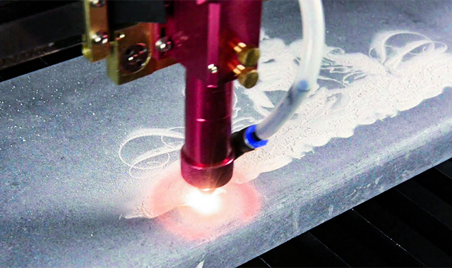 laser engraving jiwe