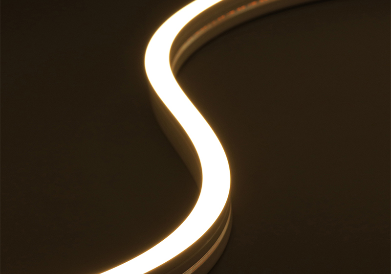 نوارهای نور انعطاف پذیر LED در فضای باز
