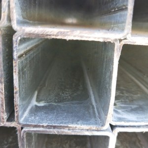 Tuyau en acier au carbone Gi A53 en acier galvanisé à chaud en Chine Tube en acier au carbone soudé noir à chaud Tube d'eau et de gazoduc / Acier galvanisé au carbone carré soudé par immersion à chaud