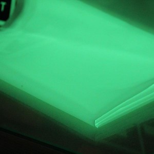Tecido fotoluminescente