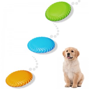 Les chiens de formation interactifs durables adaptés aux besoins du client jouent des frisbees