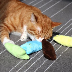 Jouet pour chat en peluche durable résistant aux morsures avec herbe à chat