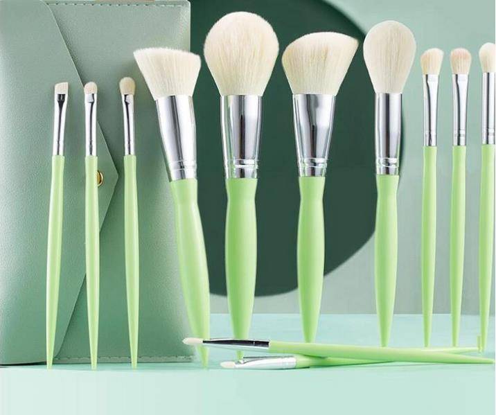 3 Ways to Keep Your Skin Care Brush Bacteria Free