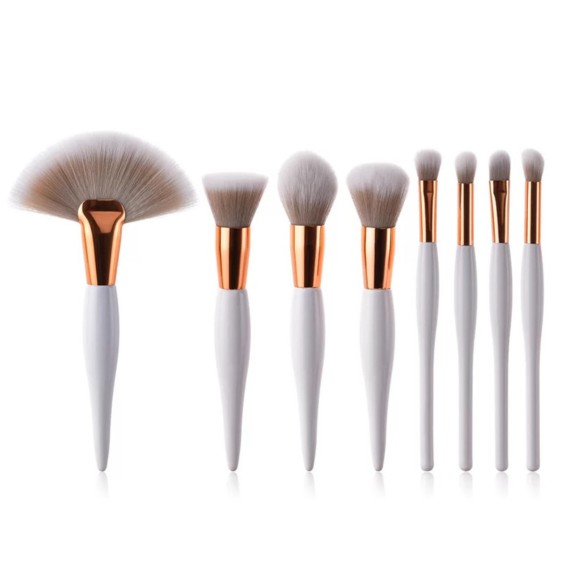 Should You Be Using Makeup Brushes or Sponges?