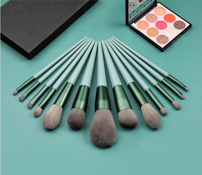 Never Store Your Makeup Brushes Like This