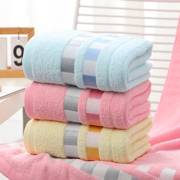 Wholesale cheap 100% cotton bath towel plain dyed size face towel for hotel Featured Image