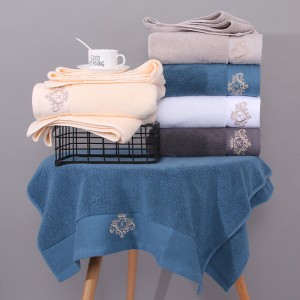 Custom Embroidery Luxury Bathrooms Salon Spa Bath Towels 100% Cotton Hotel Towels