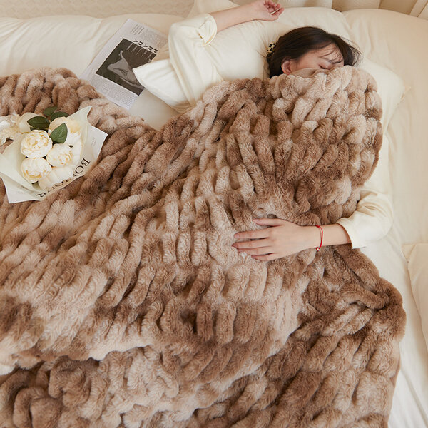Wholesale Super Soft Polyester Plush Rabbit Faux Fur Throw Blankets for Winter Featured Image