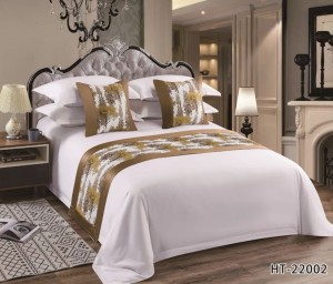 Wholesale Custom Luxury Hotel Linen Jacquard Polyester Bed Runners and Matching Pillows