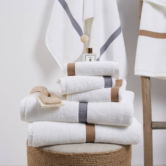 China Wholesale Bath Towel Manufacturers - Wholesale China Manufacturer Hotel Towel with 100% Cotton Customized Embroidered Logo Set of Hand Washcloth Bath – Natural Wind