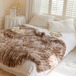 Wholesale Super Soft Polyester Plush Rabbit Faux Fur Throw Blankets for Winter