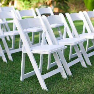 Factory wholesale Hotel Event Wedding Banquet Garden White Resin Plastic Wimbledon Folding Chairs