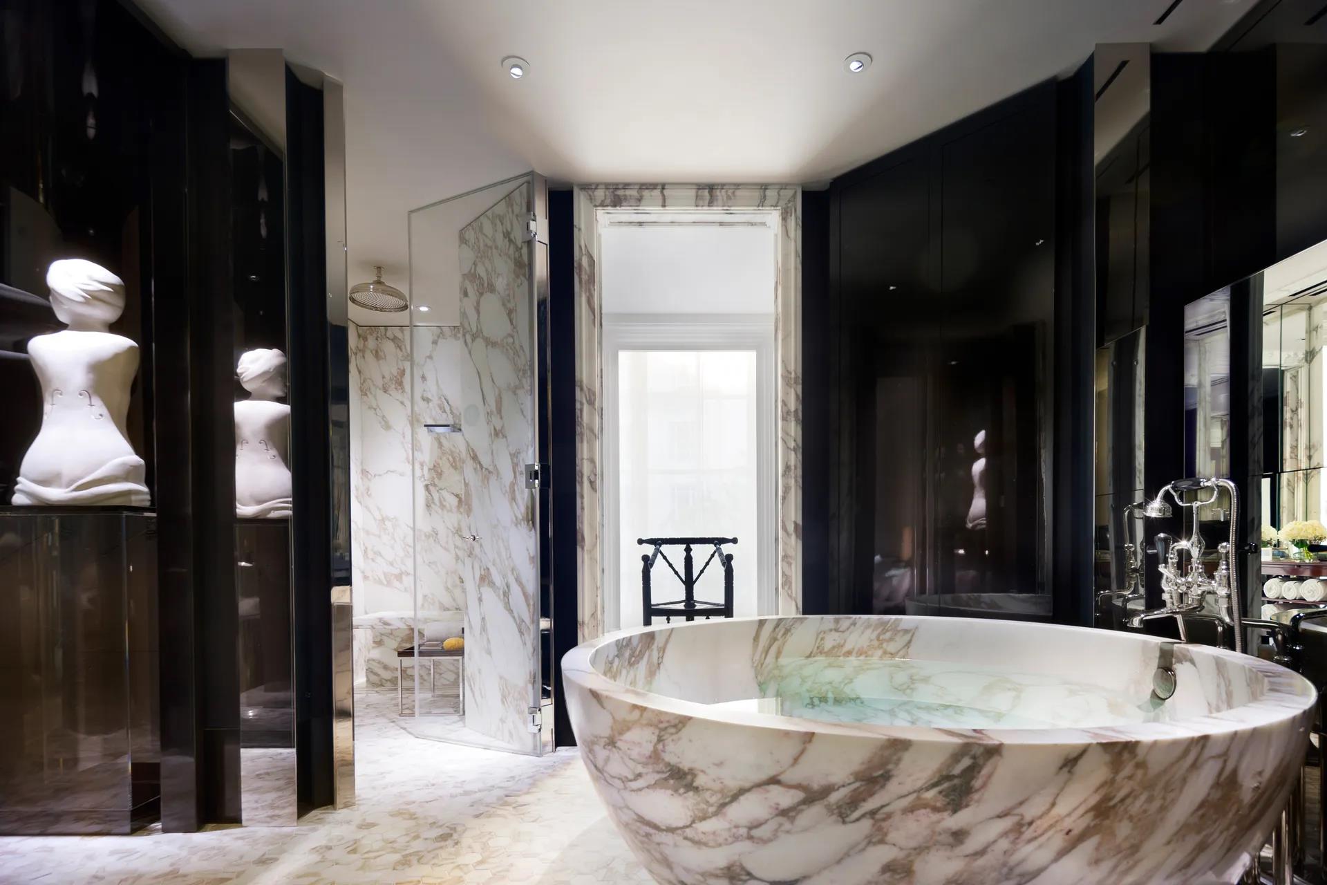 The 5 Most Luxurious Hotel Bathrooms in the World