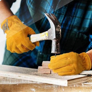Convenient Work Glove for Carpenter Magnet Storage for Easy Access to Nails Working Gloves