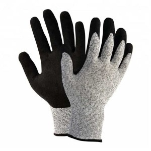 13 g HPPE industrielle skærebestandige handsker med sandet nitrilbelægning i håndfladen