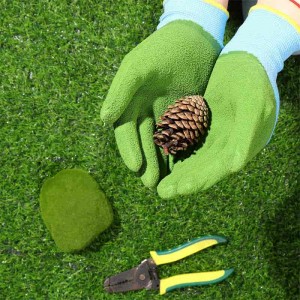 ถุงมือทำสวนสำหรับเด็ก oem โลโก้ยางเคลือบสีเขียวถุงมือทำงานป้องกันรอยขีดข่วนสำหรับเด็ก DIY