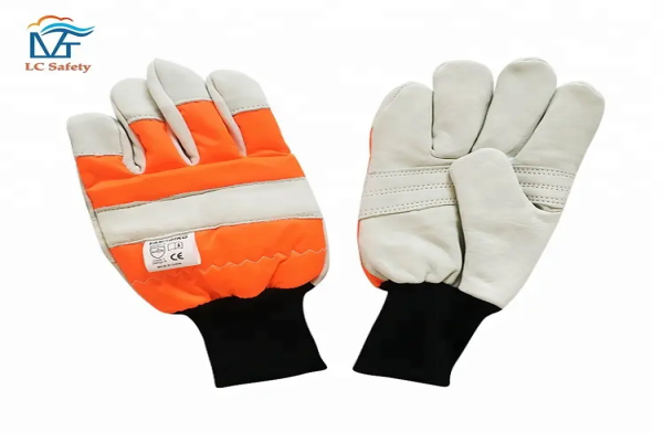 Revolutionizing Salutis: Beneficia Chainsaw Gloves