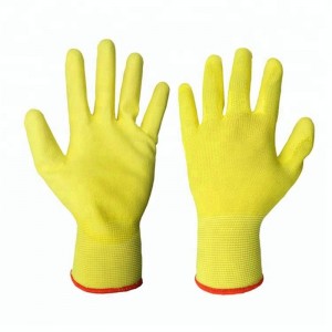 Рабочие перчатки из белого полиэстера 13 калибра с полиуретановым покрытием на ладонях