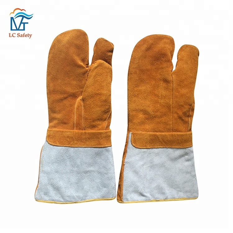 Freezer Heat-resistant 3 Fingers Industrial Oven Glove Featured Image