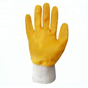 Стоки на място Жълти гладки нитрилни полупокрити ръкавици от трико с най-добра фабрична цена