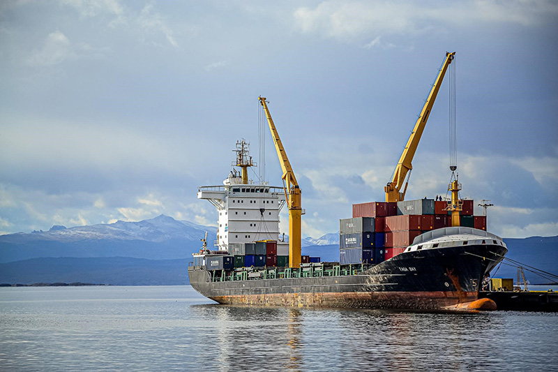 USA:s importefterfrågan sjunker kraftigt, högsäsongen för sjöfartsindustrin kanske inte är så bra som förväntat