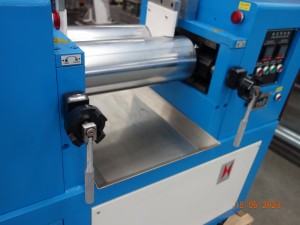LAB RUBBER MIXING MILL