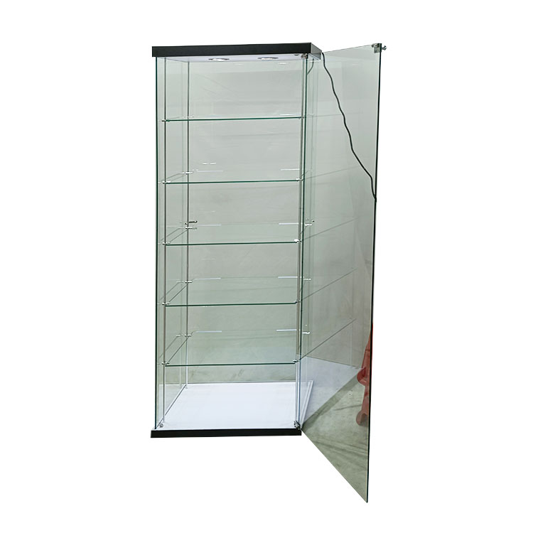 Single trophy display case with 2 led light,5 adjustable shelves    OYE
