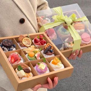 Clear 9-Holes Pastry Box