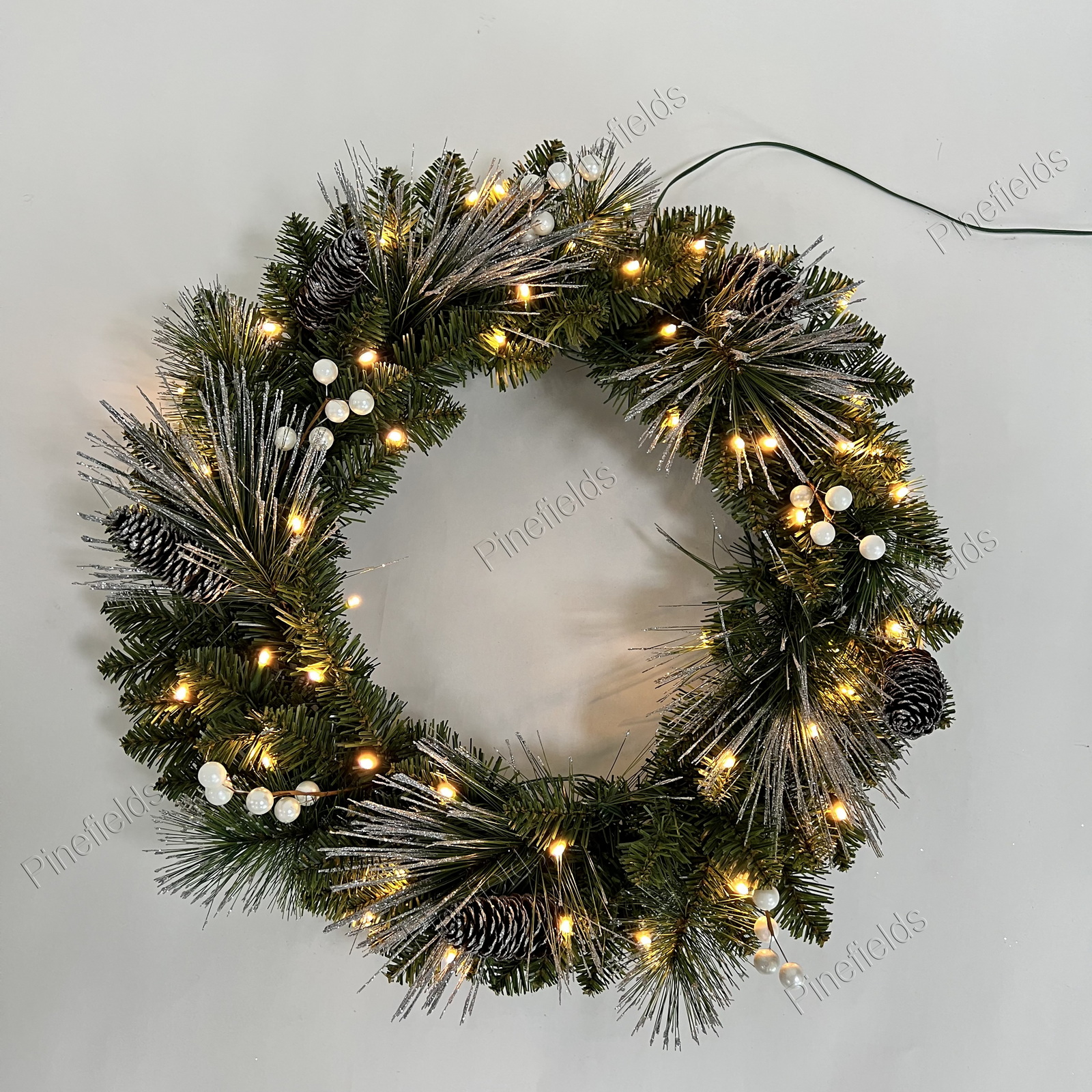 Artificial Christmas Wreath 24″, Christmas Wreath With Pinecones And White Berries, Christmas Wreath With Lights, twisted.#SFW-23W102G-50BC-B