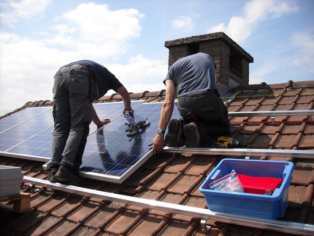 Off-Grid သို့မဟုတ် On-Grid Solar Power ဘယ်ဟာ သင့်အတွက် ပိုကောင်းလဲ။