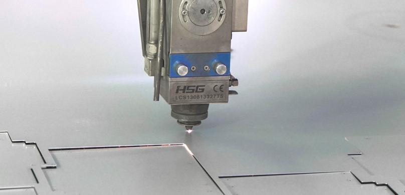 Pemotongan laser pada lembaran logam: presisi tinggi, kualitas tinggi