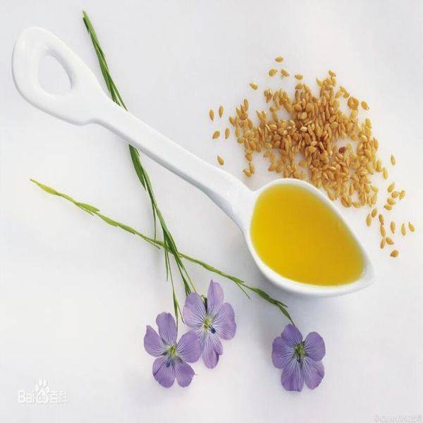 Balanced nutrition, improve physical health — flaxseed oil