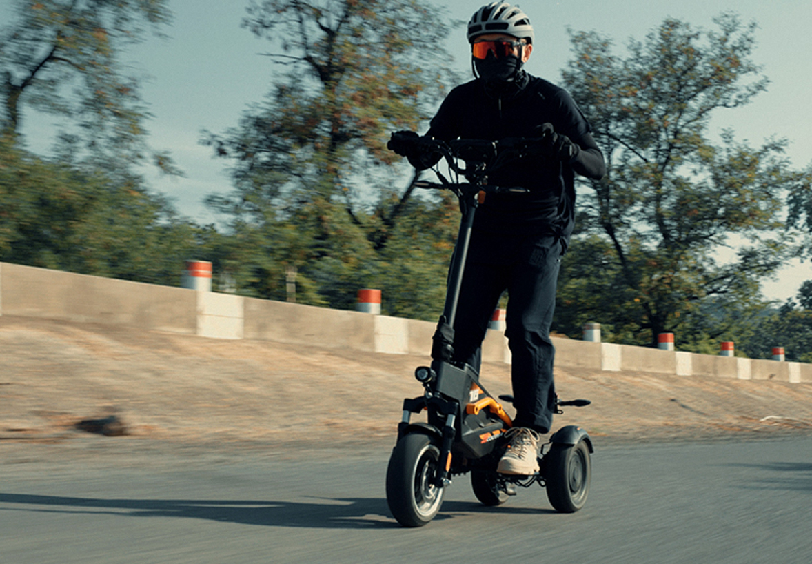 Повеќенаменски електричен скутер со три тркала со дизајн на сопствен бренд PXID за возрасни